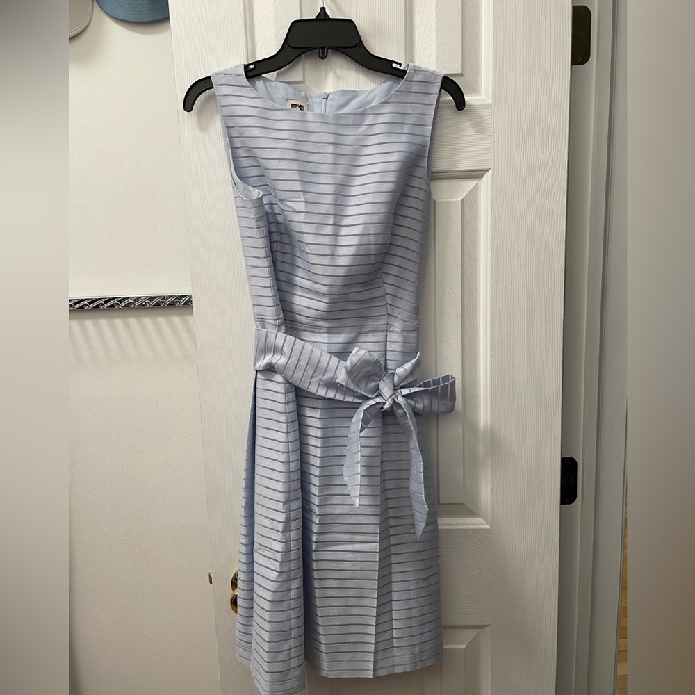 Anne Klein Shift Dress. Size 8